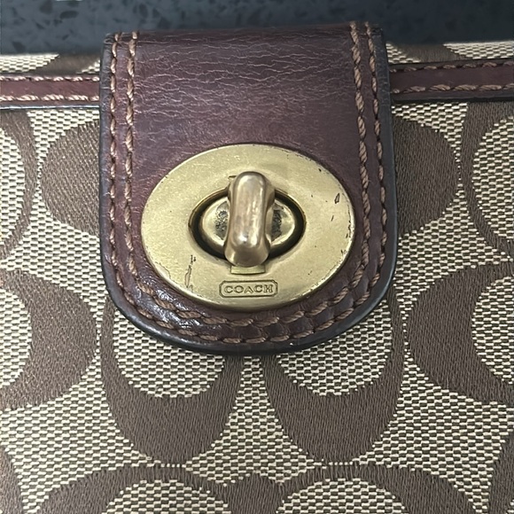 Authetic COACH Long Brown Monogram CC wallet with purple leather interior - Picture 8 of 8